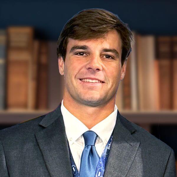 Eli MacKinnon