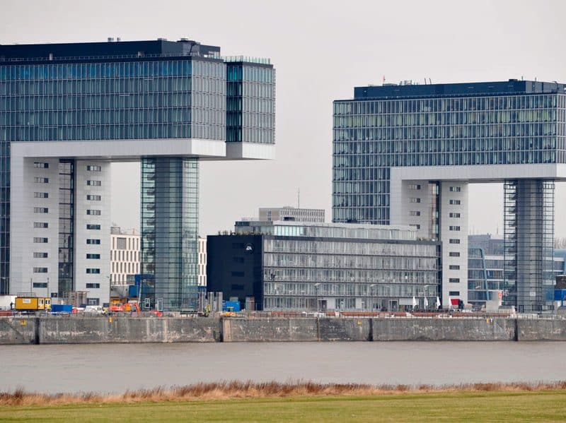 Crane-Buildings-of-Cologne