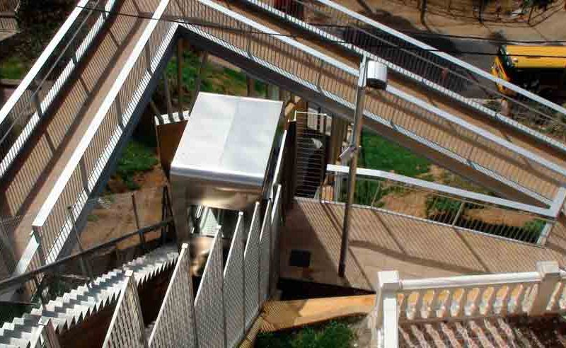 Escalator-Installation-Improves-Mobility