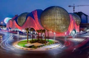 Spiral-Escalators-Enhance-The-Avenues-Mall-Extravaganza