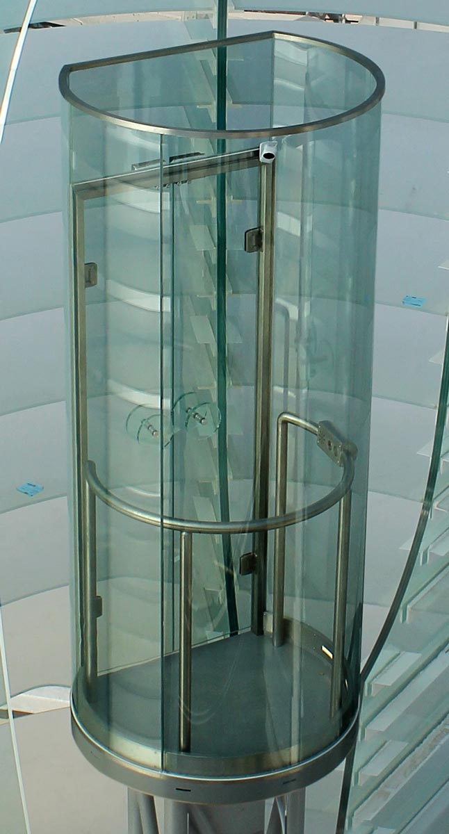 Advantages and Disadvantages of Hydraulic Lifts 3
