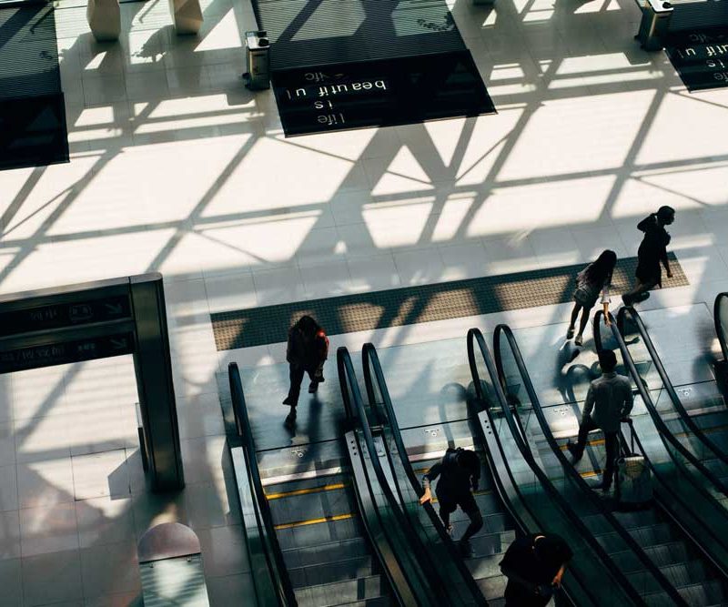 Walking-and-Running-on-Escalators-Has-Been-Banned-in-Japan