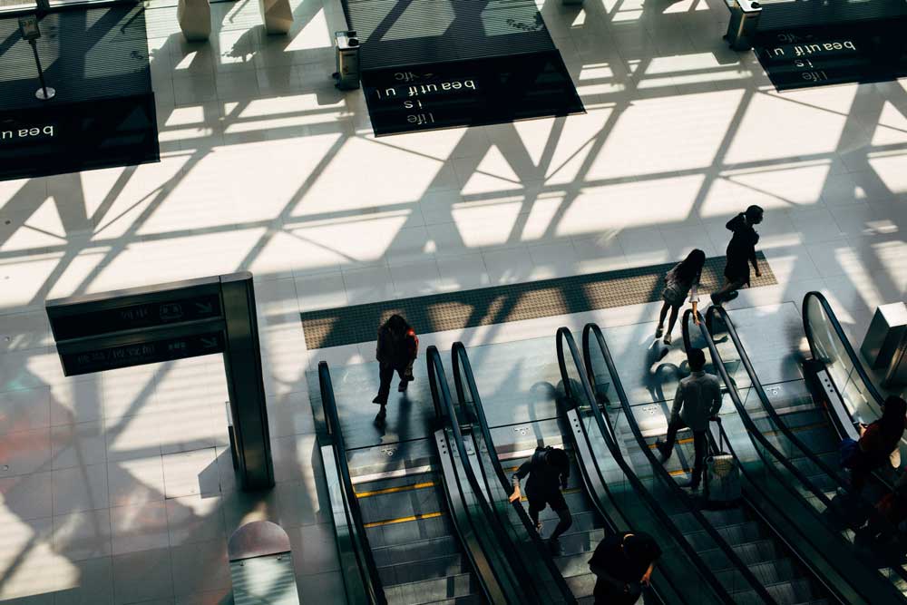 Walking-and-Running-on-Escalators-Has-Been-Banned-in-Japan