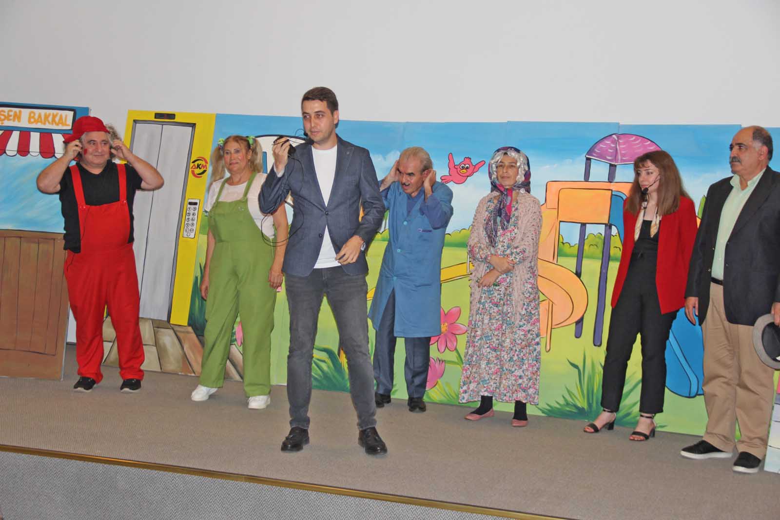 AKM Lift Children's Theater Teaches With Art