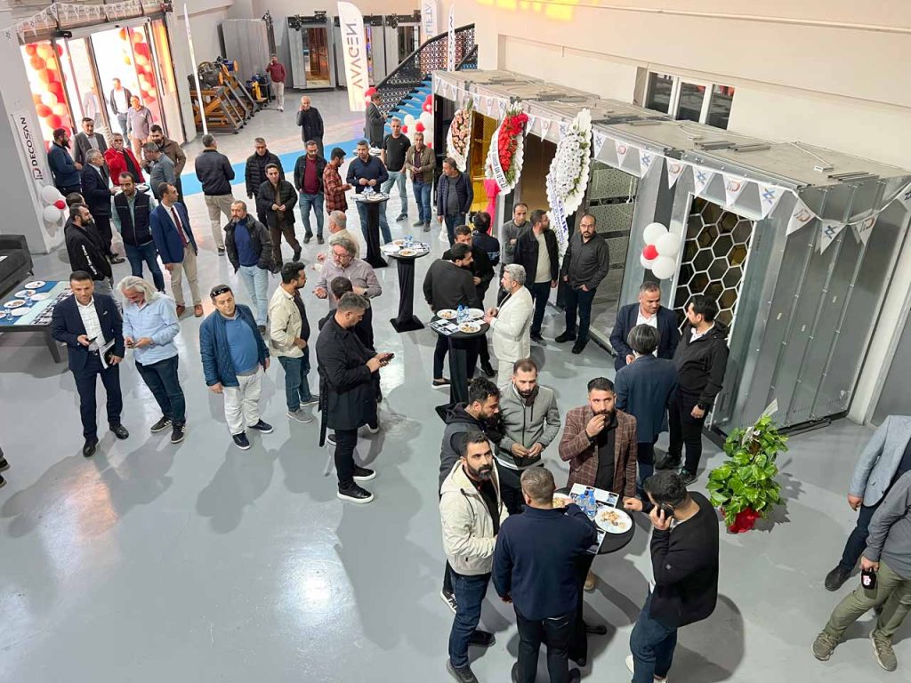 Earthquake Lifts Symposium from Decosan