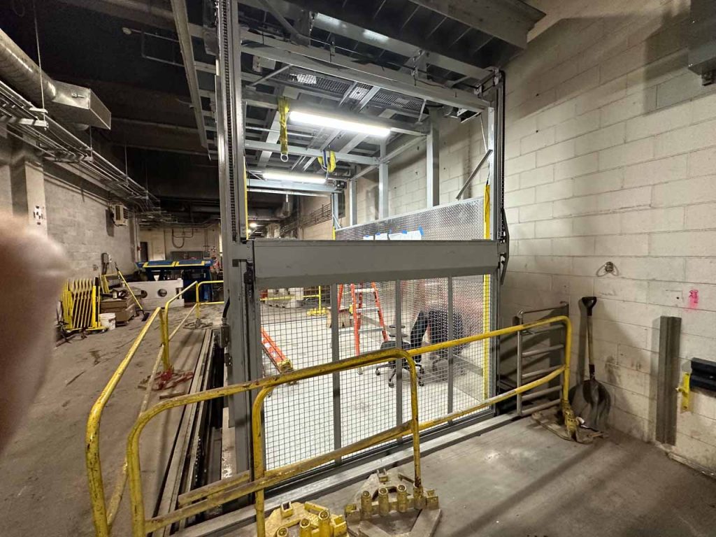 Grand Central Madison Sidewalk Lift