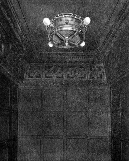 Figure 5: Fandolier-Chandelier manufactured by the Safety Car Heating & Lighting Co.