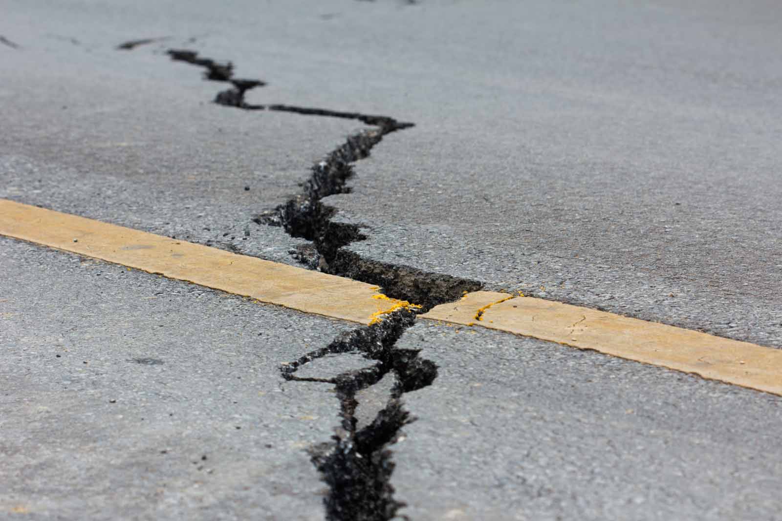 Study on the Seismic Response Analysis of Lifting Ropes in the Development of Digital Twin Technology To Reduce Earthquake Disasters in Residential Buildings Study on the Seismic Response Analysis of Lifting Ropes in the Development of Digital Twin Technology To Reduce Earthquake Disasters in Residential Buildings
