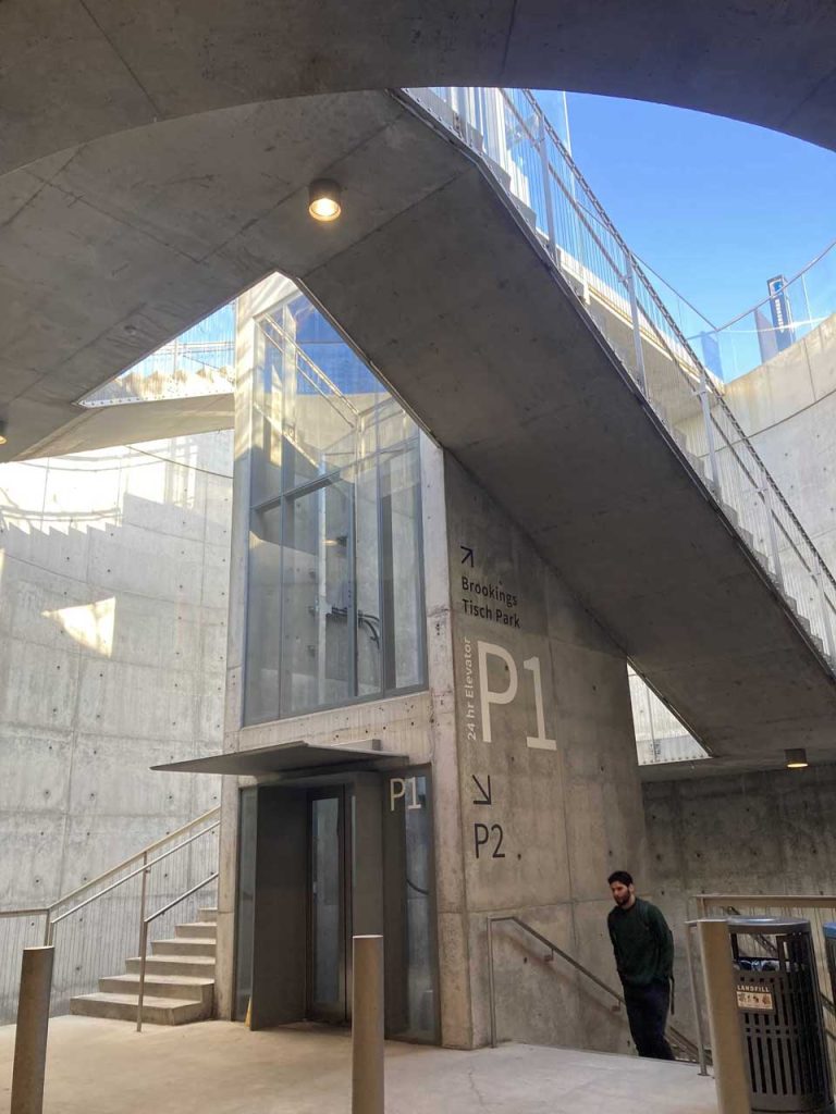 “Una puerta invisible”