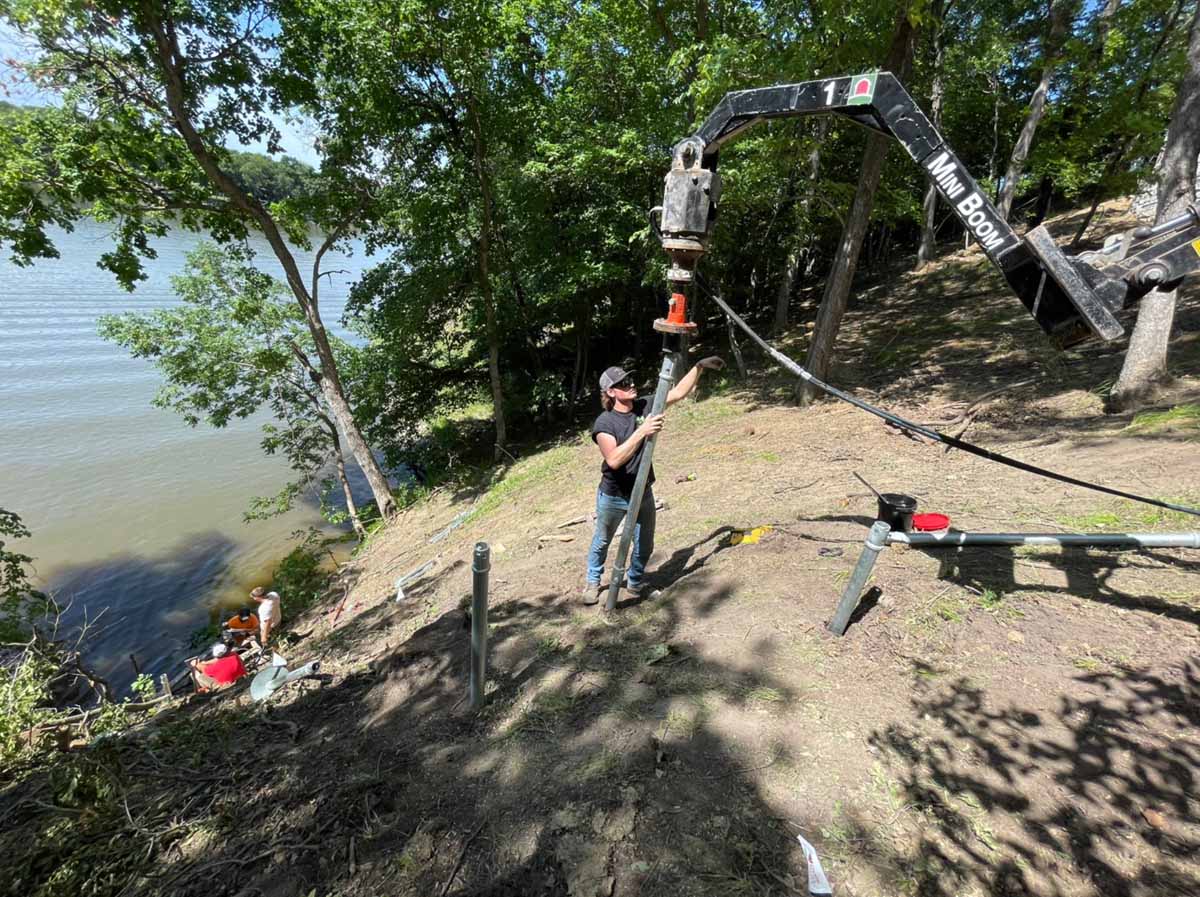 Installazione di pilastri elicoidali