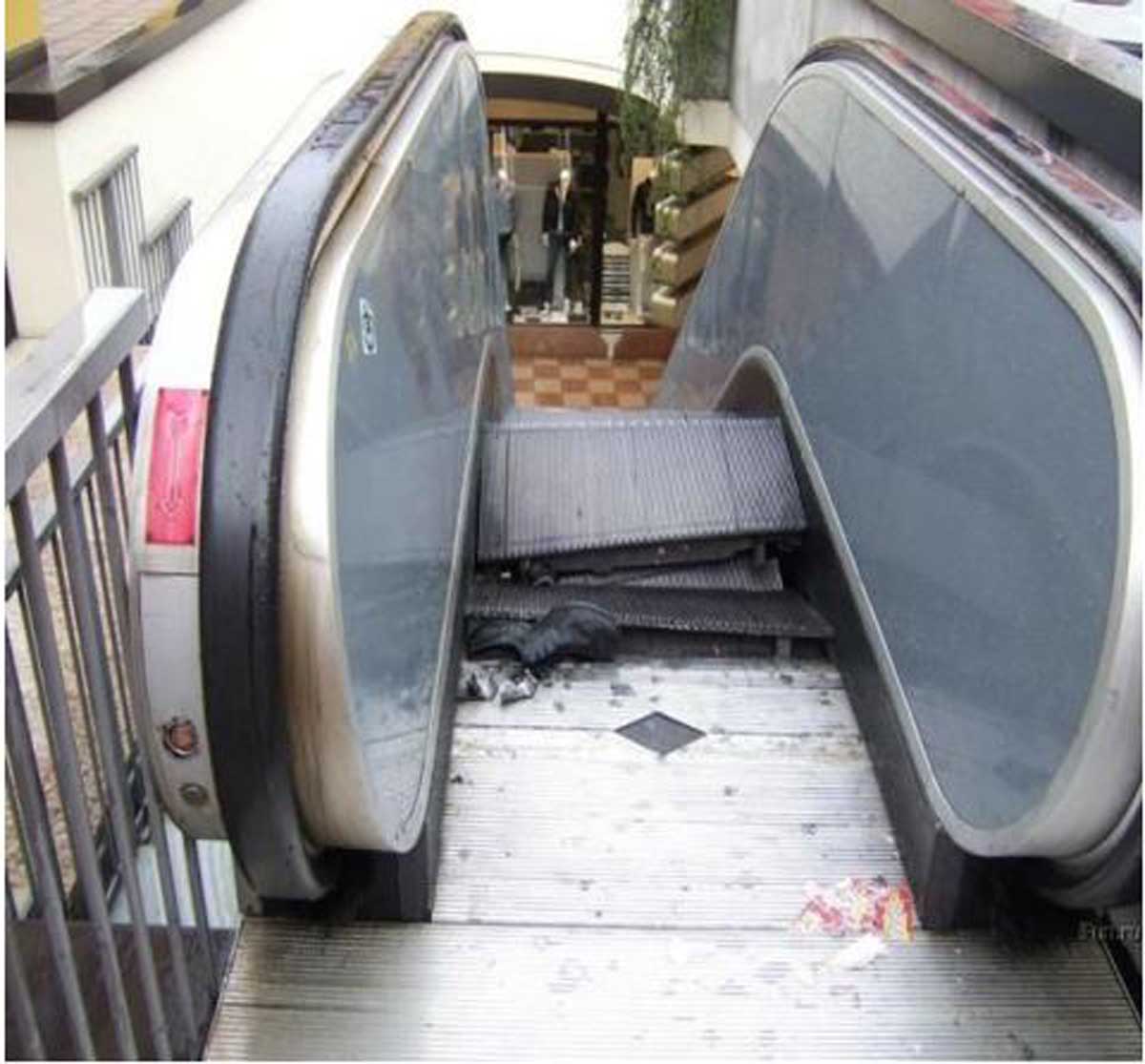 Importancia del mantenimiento de las escaleras mecánicas: Pasarelas móviles - Figura 21