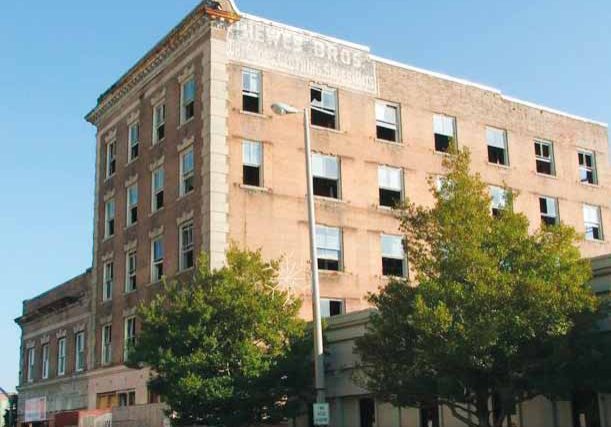 1906-Elevator-Lives-On-in-Revitalized-Downtown