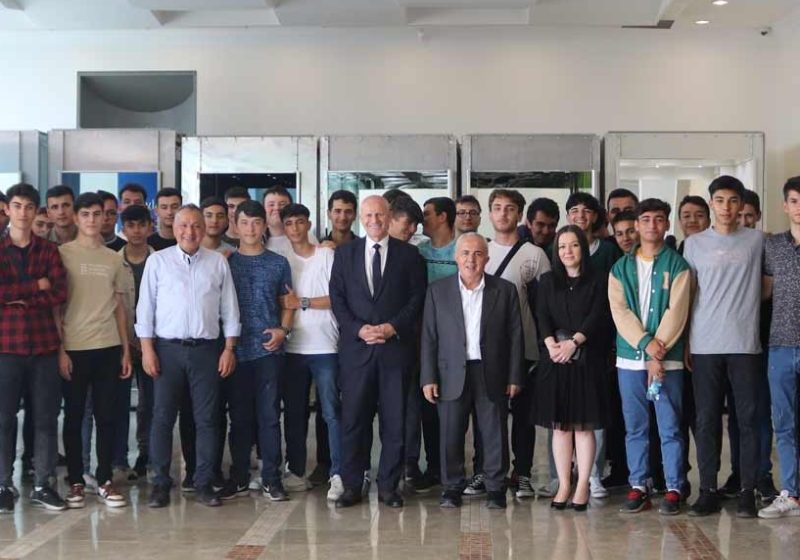 Gli studenti dell'Accademia visitano Merih Asansör