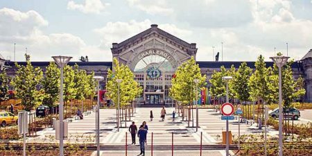 Belgian Train Station Passengers Deal With VT Malfunctions