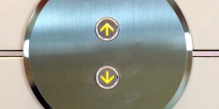 China Senior Legislator Expresses Concern for Aging Elevators