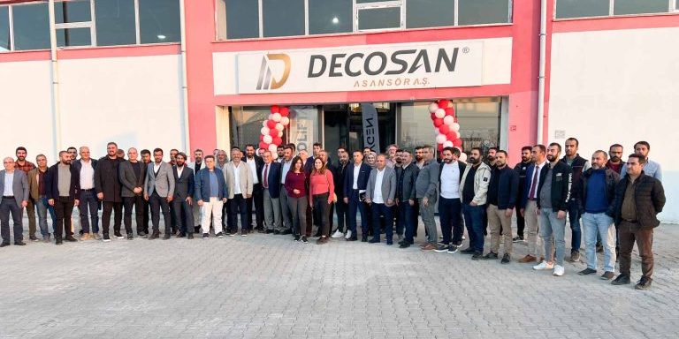 Earthquake Lifts Symposium from Decosan