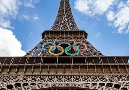 The Eiffel Tower dons the Olympic rings; image courtesy of La Tour Eiffel.