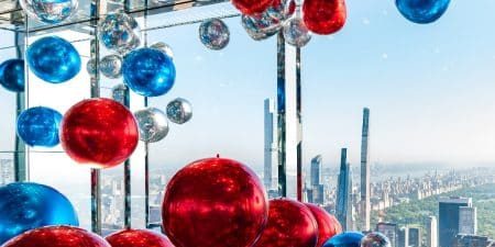 Patriotic balloons in the Affinity room; image courtesy of SUMMIT One Vanderbilt