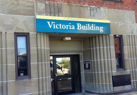 Entrance to the Victoria Building, which was built in 1945; photo by SnowyBadger for Wikipedia