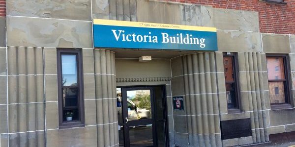 Entrance to the Victoria Building, which was built in 1945; photo by SnowyBadger for Wikipedia