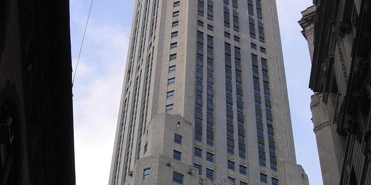 Historic Tower’s Elevators Prompt Arguments In NYC