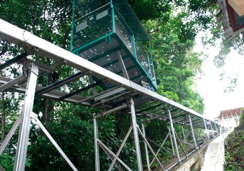 Jungle-Tram-in-the-Panama-Canal