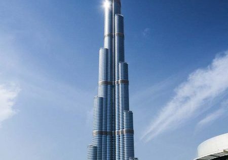 KIOXIA Uses World's Tallest Building for Stunning Display