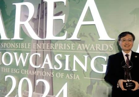 MET Managing Director Katsuya Kawabata accepts the AREA 2024 award in the "Social Empowerment" category; image courtesy of MET. 