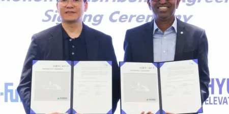 MIDDLE EAST’S AL-FUTTAIM PARTNERS WITH HYUNDAI ELEVATOR (l-r) Hyundai Elevator Head of Global Sales Yum Kyu Sang and Al-Futtaim Contracting Managing Director Murali S. at the signing in Seoul; image courtesy of Al-Futtaim Contracting
