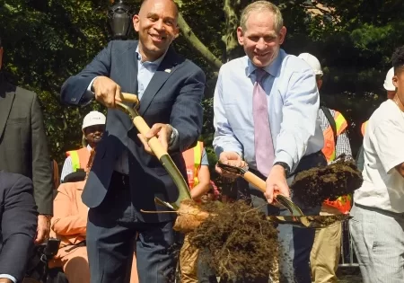 House Minority Leader Hakeem Jeffries joins MTA Chair and CEO Janno Lieber at a groundbreaking ceremony at Classon Av on the G line on Aug 5; photo by Marc A. Hermann for MTA.