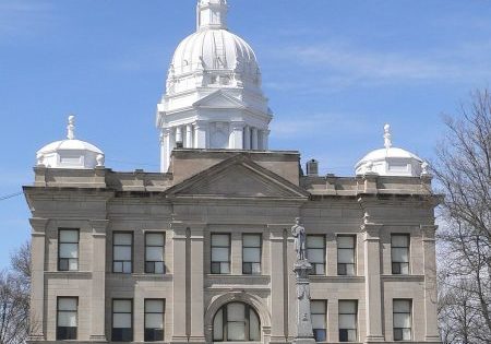 Kearney County Courthouse in Minden, Nebraska; photo by Ammodramus for Wikipedia