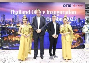 Grant Mooney, Managing Director, Otis Southeast Asia (second from left) and Trakan Dankul, Managing Director, Otis Thailand (second from right) at the inauguration ceremony for the new office; image courtesy of Otis