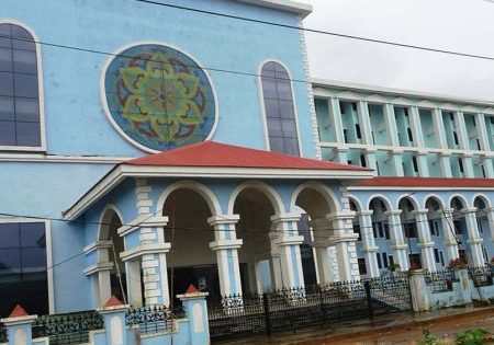 Only One of Eight Elevators Function at Indian Public Hospital