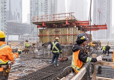 The Pinnacle One Yonge jobsite; image courtesy of PERI Canada