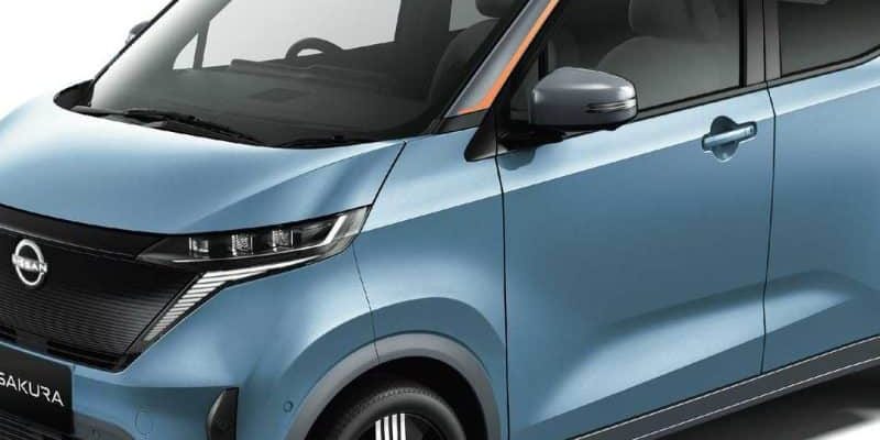 La batteria di una Nissan Sakura completamente elettrica è stata utilizzata per mantenere un ascensore in funzione a bassa velocità per 10 ore; immagine tramite Motor1.