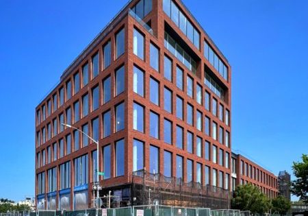 1 Wythe Avenue will be served by an MRL with a capacity of 3500 lb; photo by Michael Young for New York YIMBY.