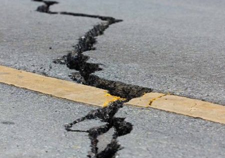 Study on the Seismic Response Analysis of Lifting Ropes in the Development of Digital Twin Technology To Reduce Earthquake Disasters in Residential Buildings