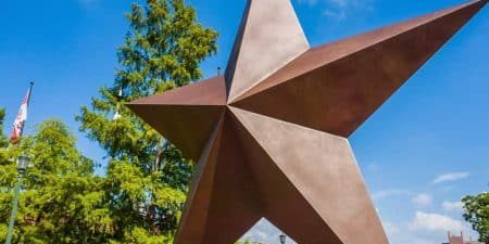 Bob Bullock Texas Eyalet Tarih Müzesi önünde Texas Star