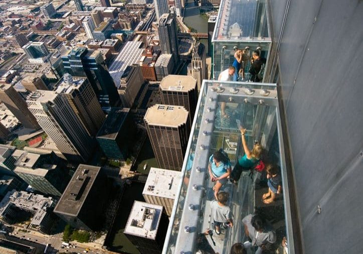 The-Ledge-at-Chicagos-Willis-Tower